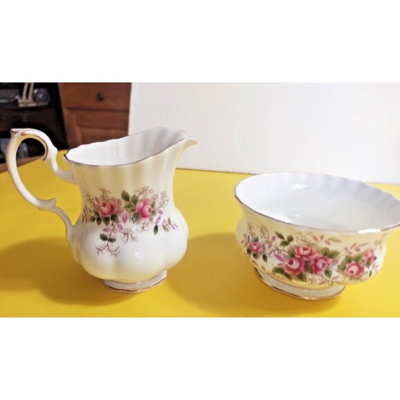 Royal Albert Lavender Rose Cream & Sugar Bowl, Salt & Pepper - Picture 9 of 16